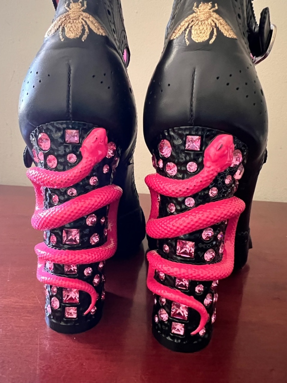 NEW Gucci Queercore Crystal Embellish Brogue Snake Heel Pumps Size 38.5 RARE - Picture 9 of 11